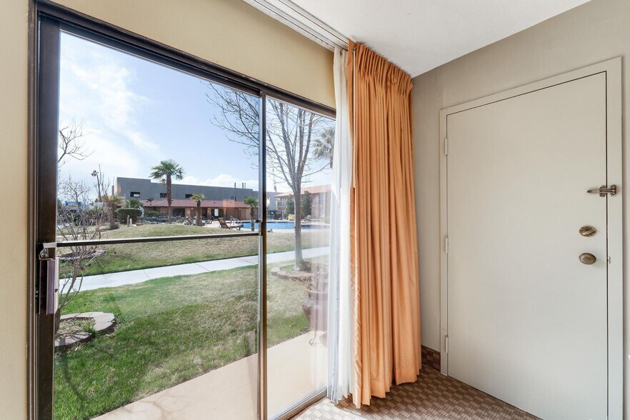 More Photos Of 1450 S Auto Mall Dr, St George Hotel For Sale