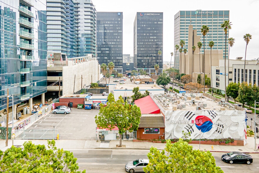 More Photos Of 3680 W 6th St, Los Angeles Restaurant For Sale