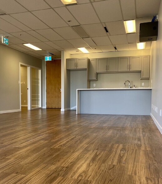 More Photos Of 221 W Esplanade, North Vancouver Office For Lease