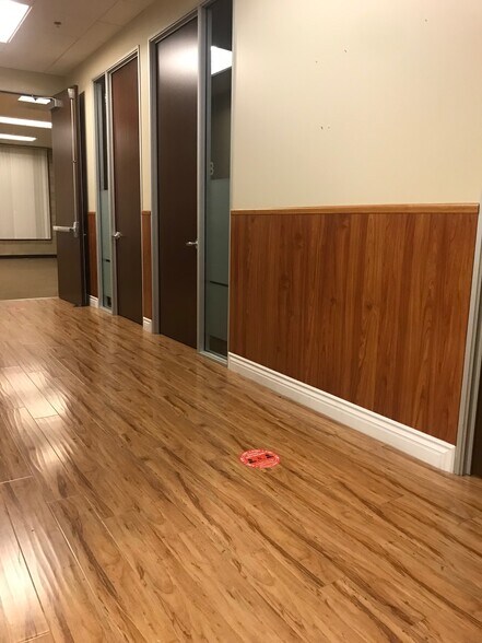 More Photos Of 950 Roosevelt Ave, Irvine Loft Creative Space For Sale