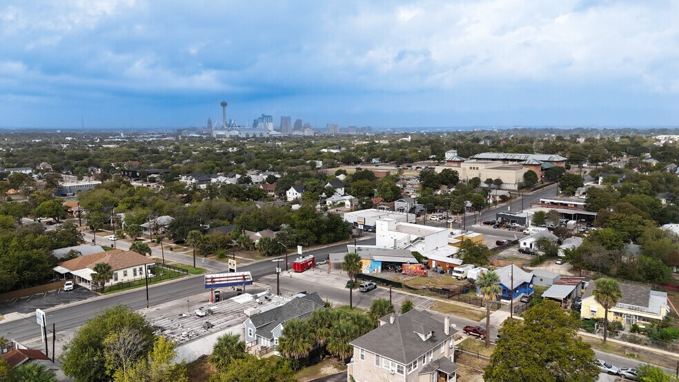More Photos Of 1426 S New Braunfels Ave, San Antonio Freestanding For Sale