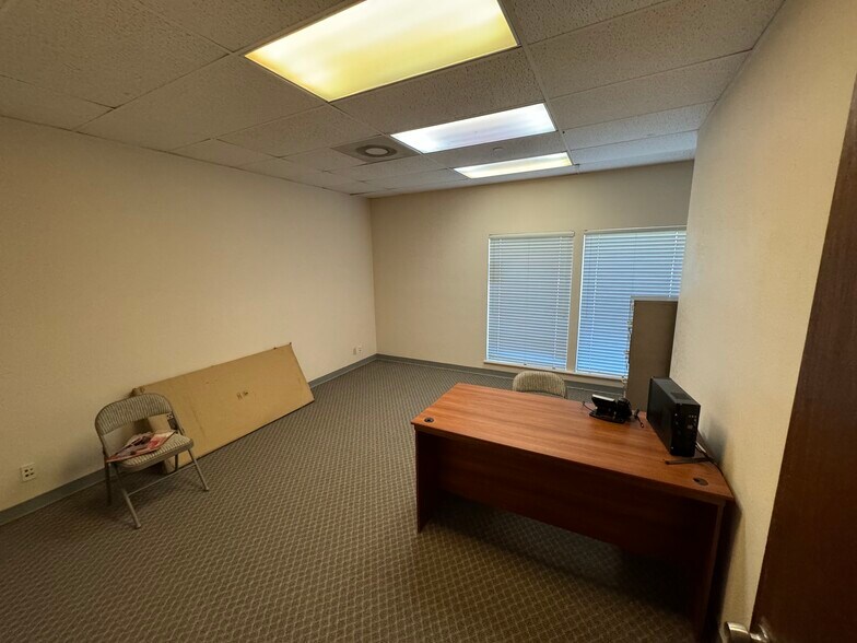 More Photos Of 4944 E Clinton Way, Fresno Medical For Sale