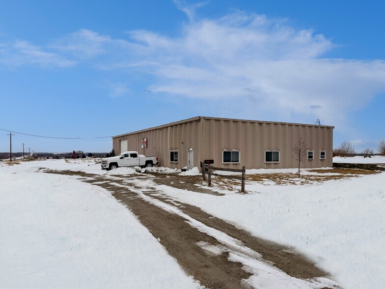 More Photos Of 10980 NE Hubbell Rd, Maxwell Industrial For Sale