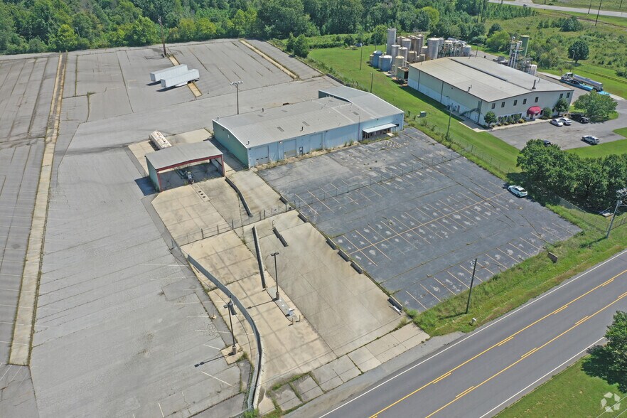 More Photos Of 406 Summit Rd, Eden Truck Terminal For Sale