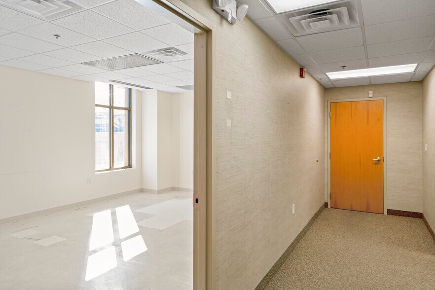 More Photos Of 46B Thomas Johnson Dr, Frederick Medical For Lease