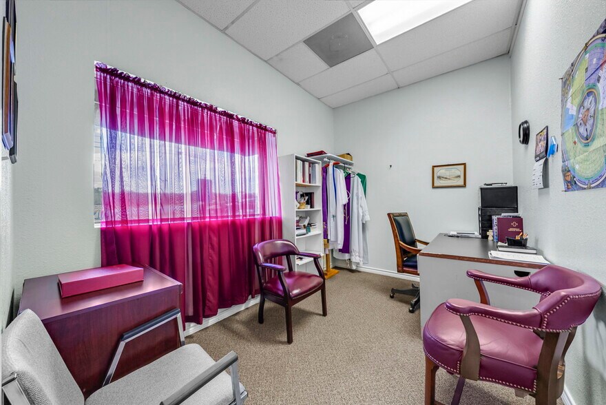 More Photos Of 3411 N Highway 281, Marble Falls Office For Sale