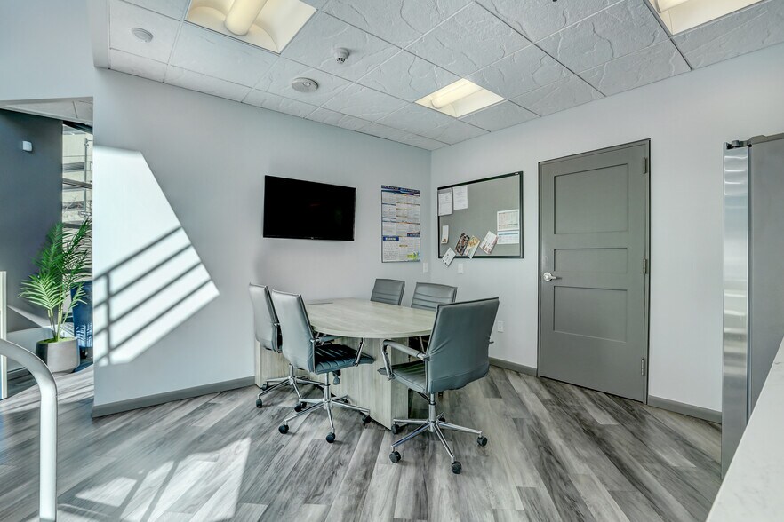 More Photos Of 1800 Glenarm Pl, Denver Office For Sale