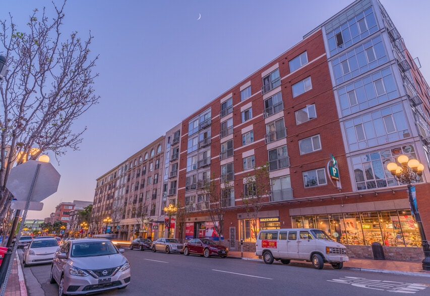 More Photos Of 450 J St, San Diego Apartments For Lease