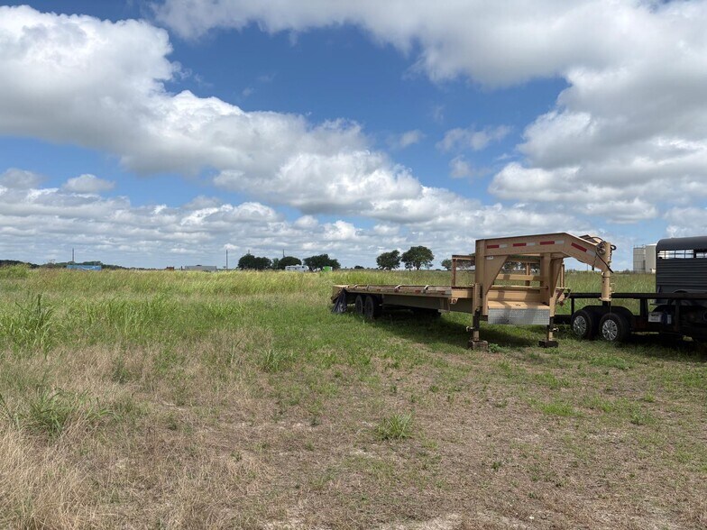 More Photos Of 16100 S Highway 77, Italy Land For Sale