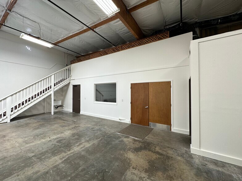 More Photos Of 5729 Sonoma Dr, Pleasanton Warehouse For Lease