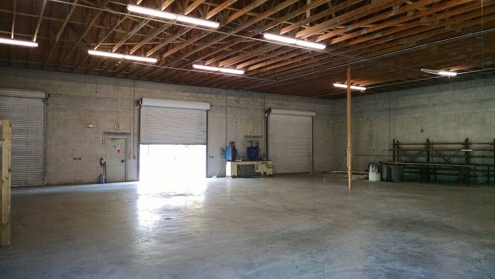 More Photos Of 17161 Alico Center Rd, Fort Myers Warehouse For Lease