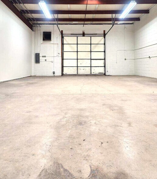 More Photos Of 506 E Juanita Ave, Mesa Warehouse For Lease