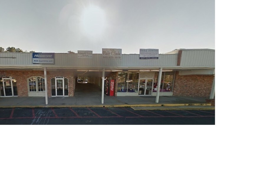 More Photos Of 946 N 16th Ave, Laurel Storefront For Lease