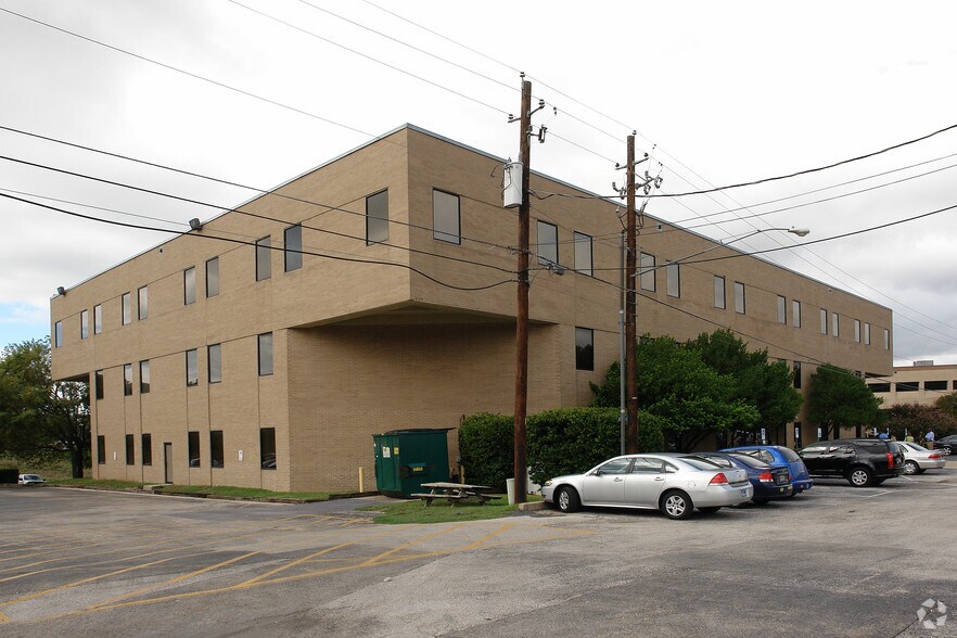 More Photos Of 2015 S Interstate 35, Austin Medical For Lease