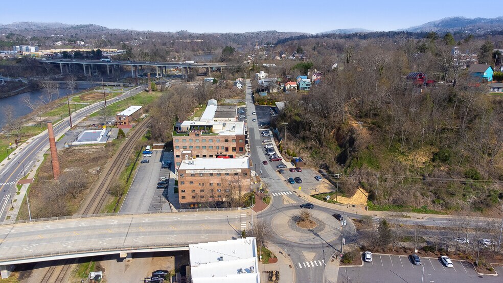More Photos Of 109 Roberts St, Asheville General Retail For Sale