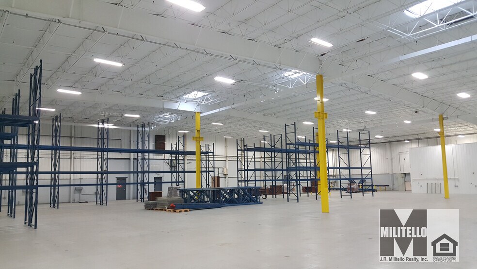 More Photos Of 500 Commerce Dr, Amherst Manufacturing For Lease