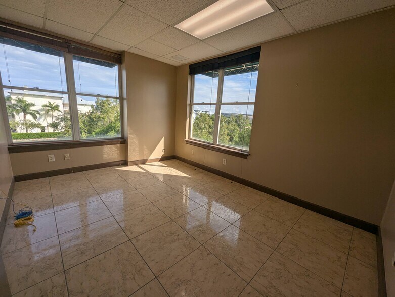 More Photos Of 701 NW Federal Hwy, Stuart Medical For Lease