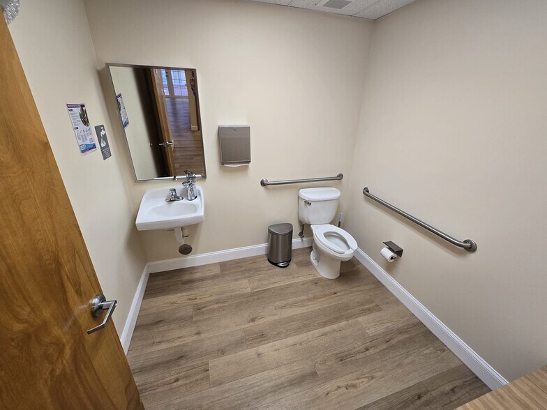 More Photos Of 7777 N University Dr, Tamarac Medical For Sale