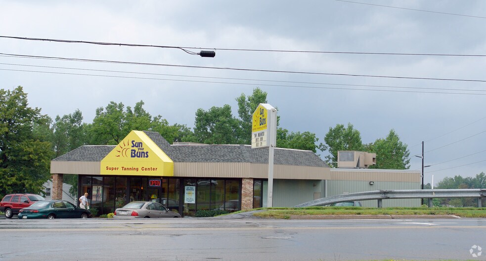 More Photos Of 2178 W 38th St, Erie Storefront Retail Office For Sale