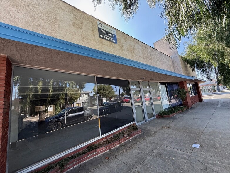 Primary Photo Of 3818 W Burbank Blvd, Burbank Storefront For Lease