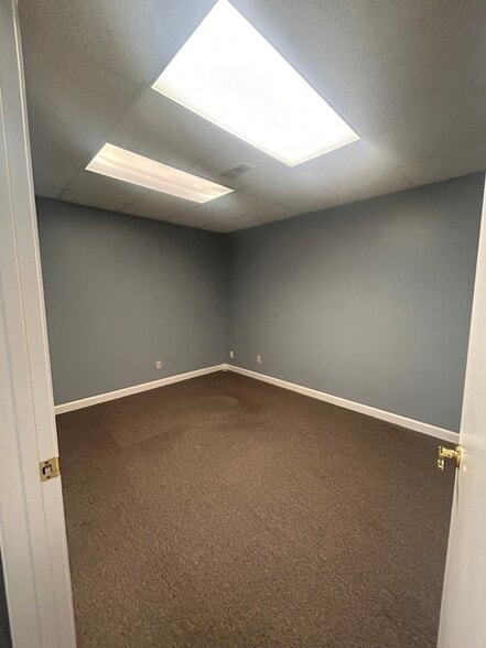 More Photos Of 210 Exchange Pl NW, Huntsville Office For Lease