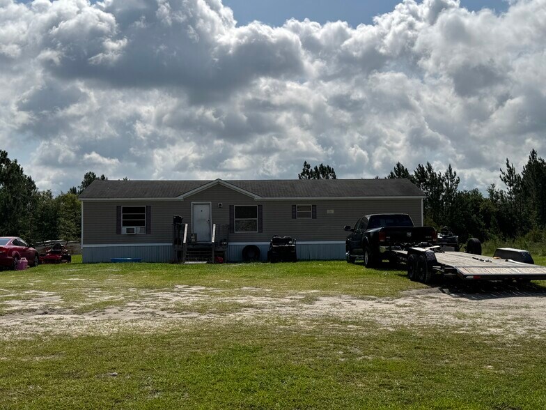 More Photos Of 1108 Crosby St, Waycross Apartments For Sale
