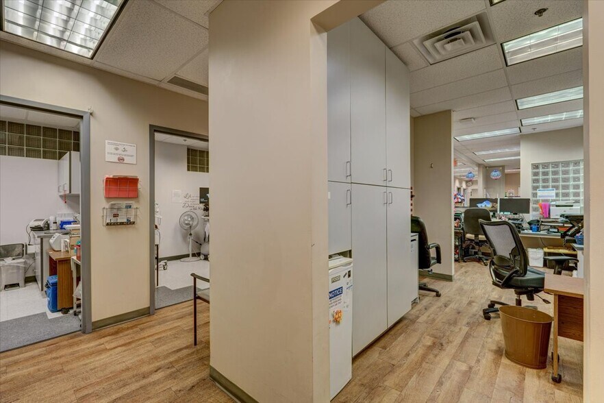 More Photos Of 2035 Mesquite Ave, Lake Havasu City Medical For Sale