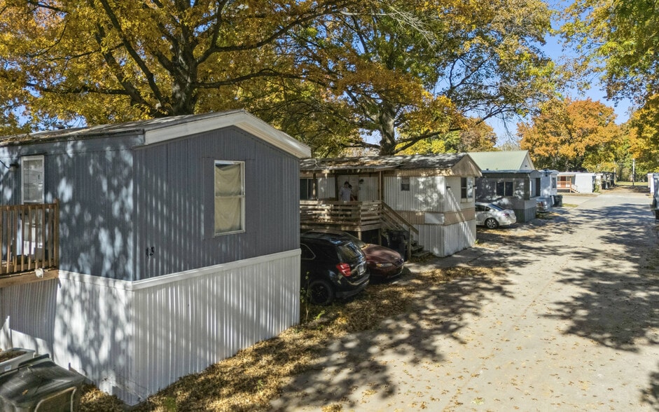 More Photos Of 930 S Lincoln St, Ottawa Manufactured Housing Mobile Home Park For Sale