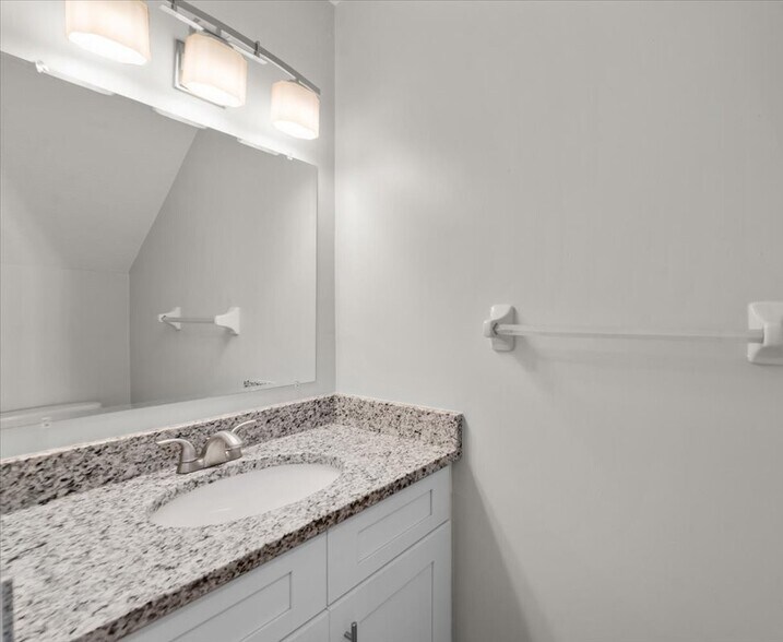 More Photos Of 480 Reed Canal Rd, South Daytona Apartments For Sale