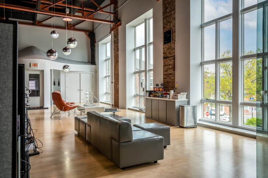 More Photos Of 15 Green St, Newburyport Office For Lease