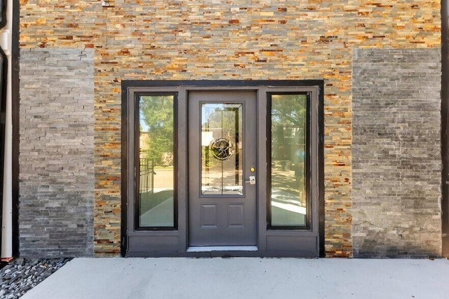 More Photos Of 6325 Riverview Way, Houston Apartments For Sale