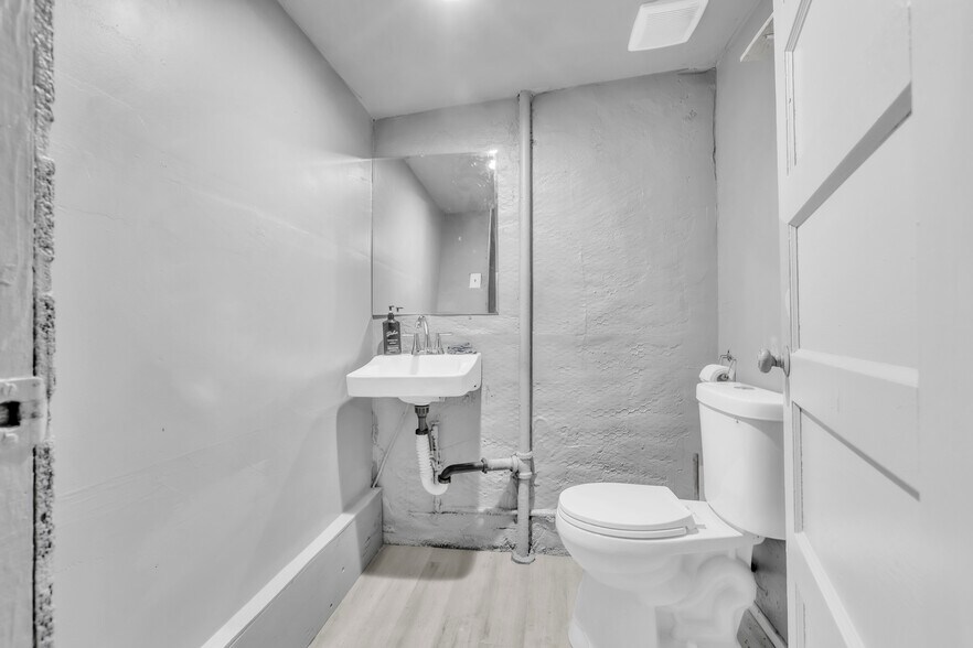 More Photos Of 4040 San Pablo Dam Rd, El Sobrante General Retail For Sale