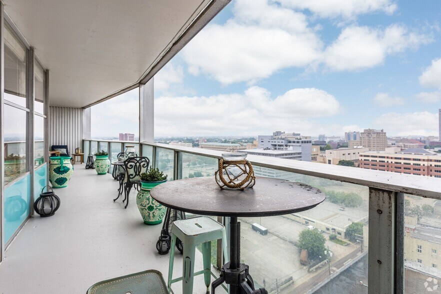 More Photos Of 800 S 4th St, Louisville Apartments For Lease