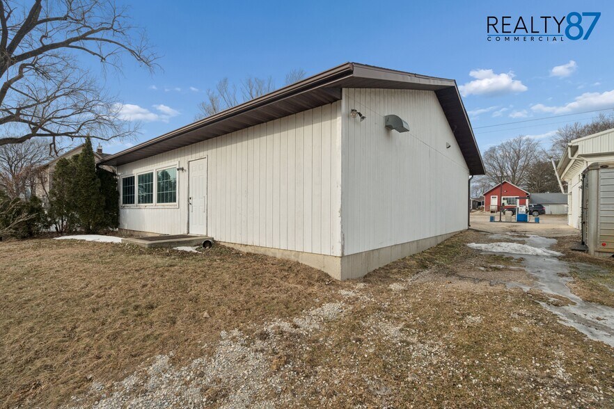 More Photos Of 5913 Troy Mills rd, Coggon General Retail For Sale