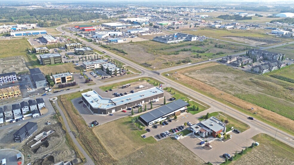 More Photos Of 518 Laura Av, Red Deer County Office For Sale