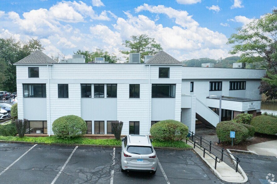 More Photos Of 162 Kings Hwy N, Westport Medical For Lease