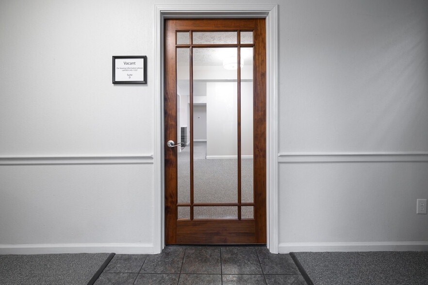 More Photos Of 216 E Reynolds Rd, Lexington Office For Lease