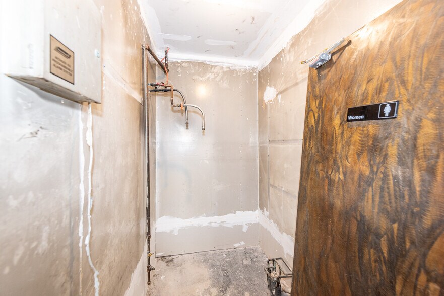 More Photos Of 8123 E Lamar Alexander Pky, Townsend Restaurant For Sale