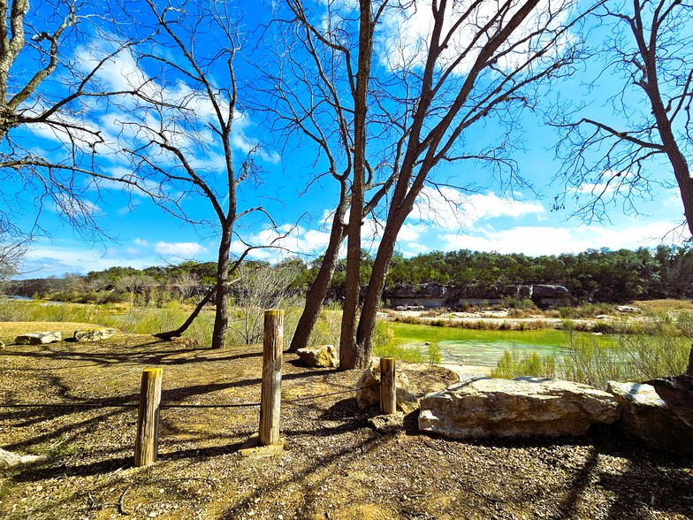 More Photos Of 605 Lakeshore Ln, Bandera Manufactured Housing Mobile Home Park For Sale