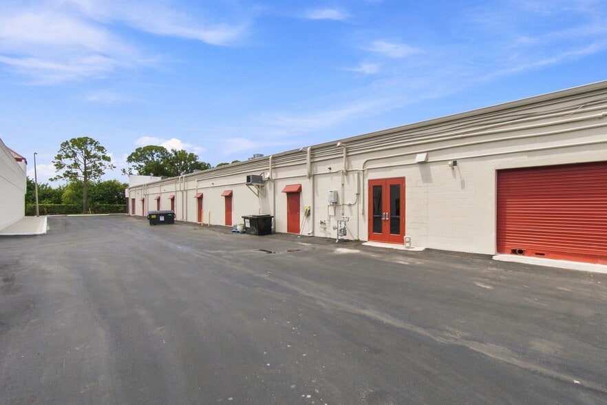 More Photos Of 14100 US Highway 19 N, Clearwater Unknown For Lease