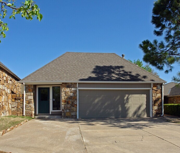 More Photos Of 7181 S Braden Ave, Tulsa Office For Lease