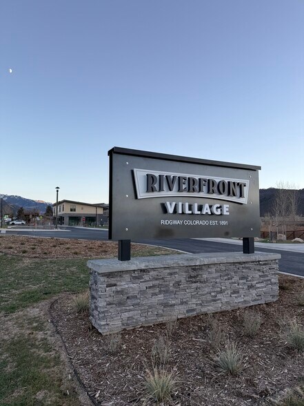 More Photos Of 205 Jasper Pl, Ridgway General Retail For Sale