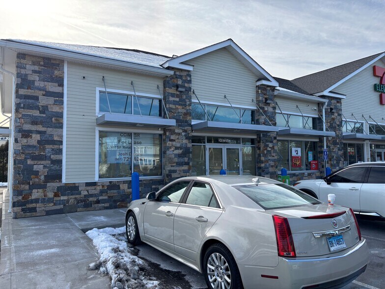 More Photos Of 249 Silver Ln, East Hartford Restaurant For Lease