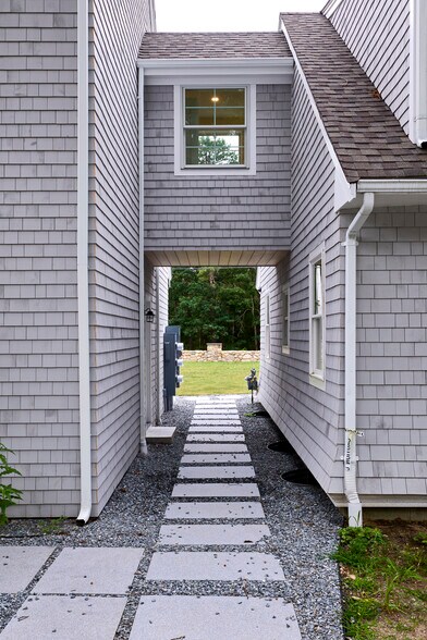 More Photos Of 4 Edgerton Dr, North Falmouth Flex For Sale