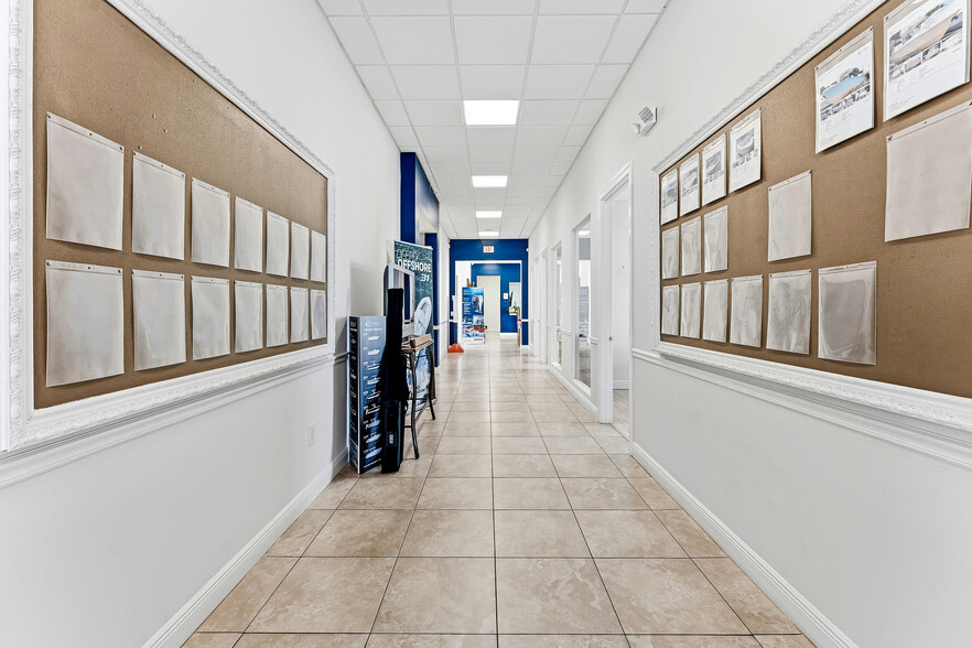 More Photos Of 250-300 SW Monterey Rd, Stuart Freestanding For Lease
