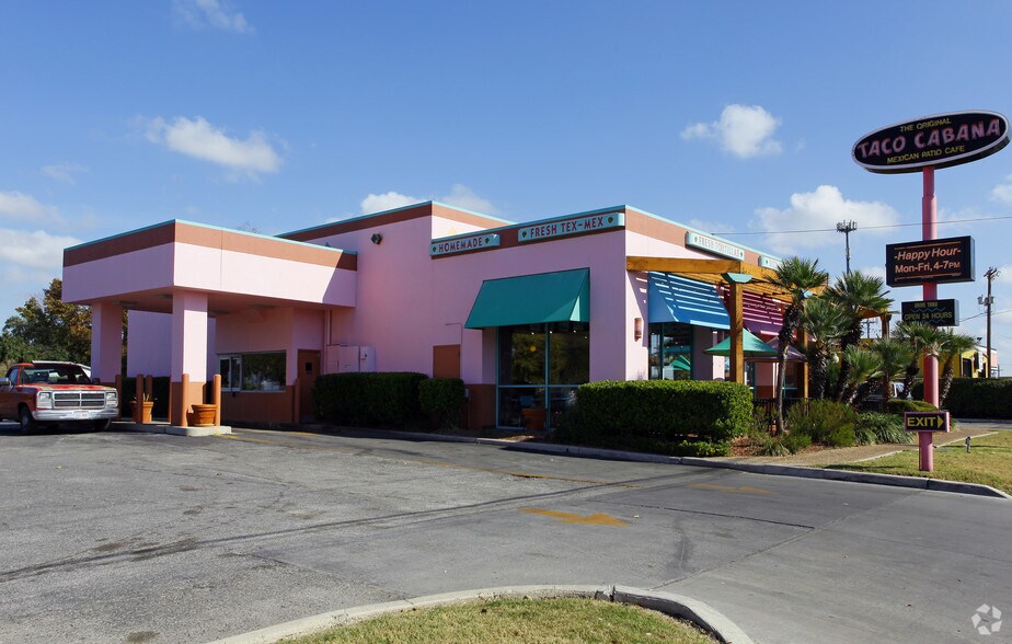 More Photos Of 1633 SW Military Dr, San Antonio Fast Food For Lease