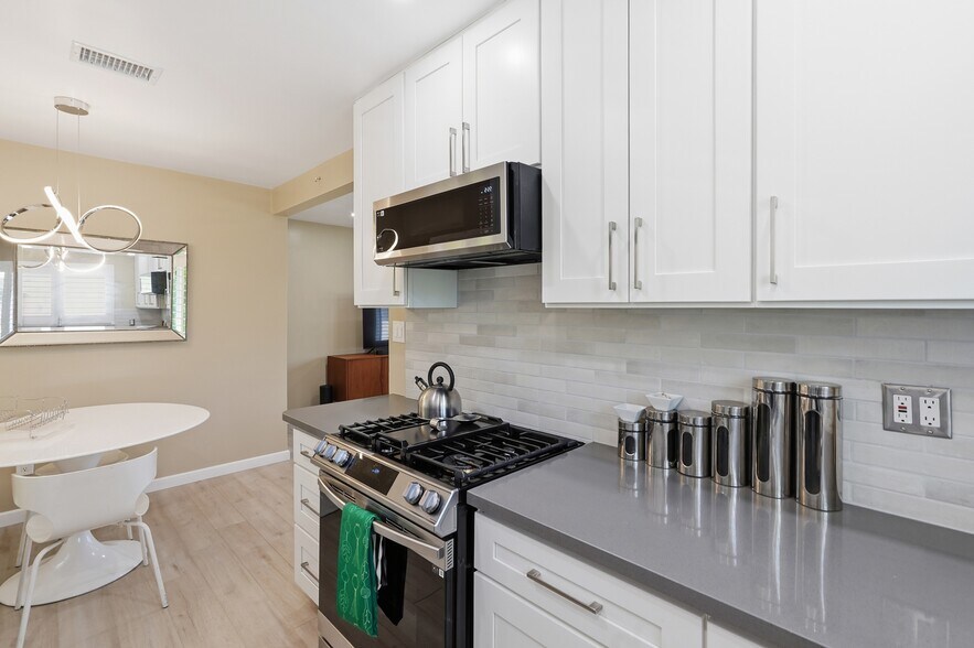 More Photos Of 5236 Bellingham Ave, Valley Village Apartments For Sale