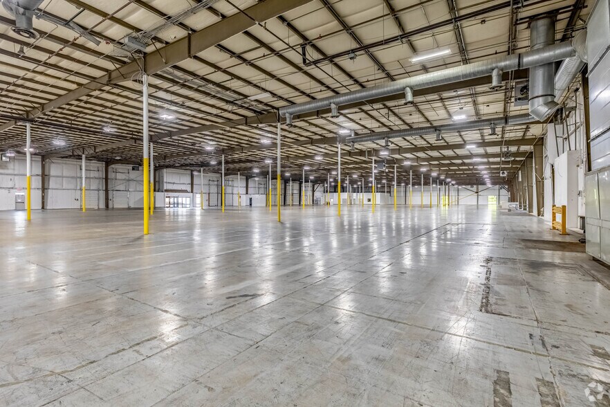 More Photos Of 10083-10095 International Blvd, Cincinnati Warehouse For Lease