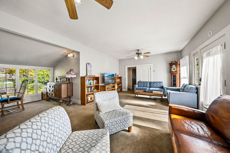 More Photos Of 825 N Forbes St, Lakeport Specialty For Sale