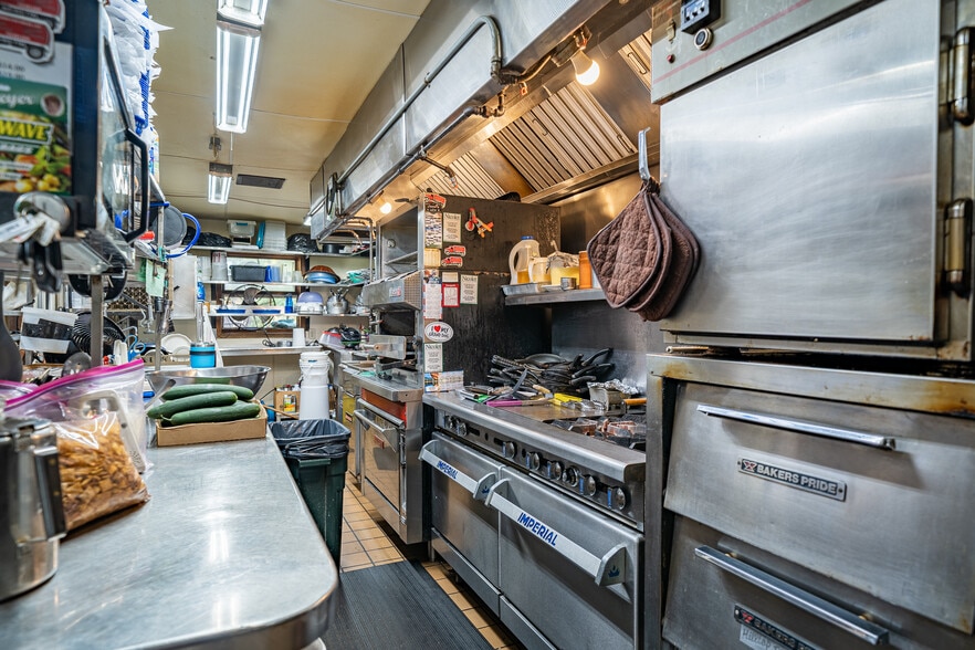 More Photos Of N10120 Parkway Rd, Crivitz Hotel For Sale